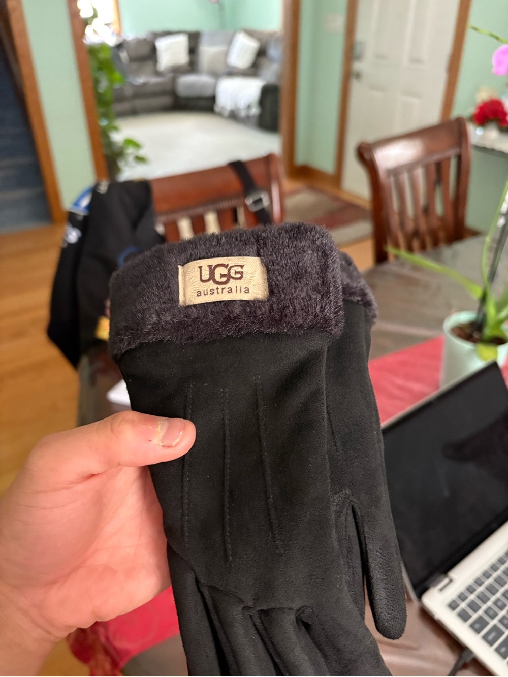 UGG AUSTRALIA FUR TURN CUFF GLOVES